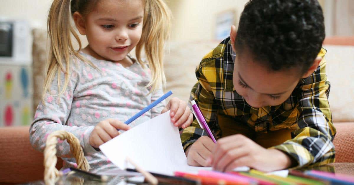 Handwriting helps children read better than typing, according to a study from UPV/EHU.